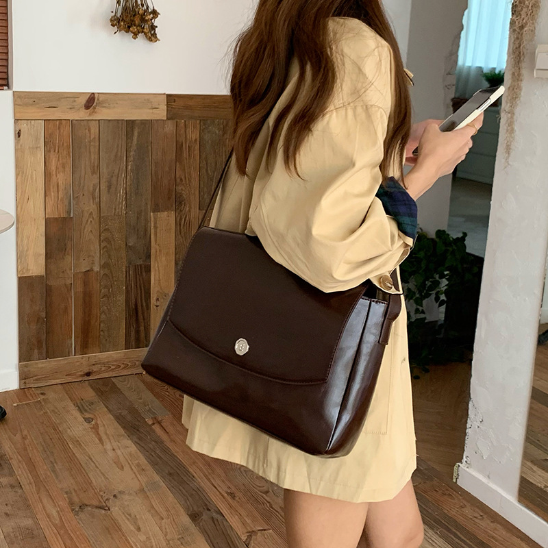 Luxury Bags Vendor - CGCBAG Vintage Lage Capacity Messenger Bag