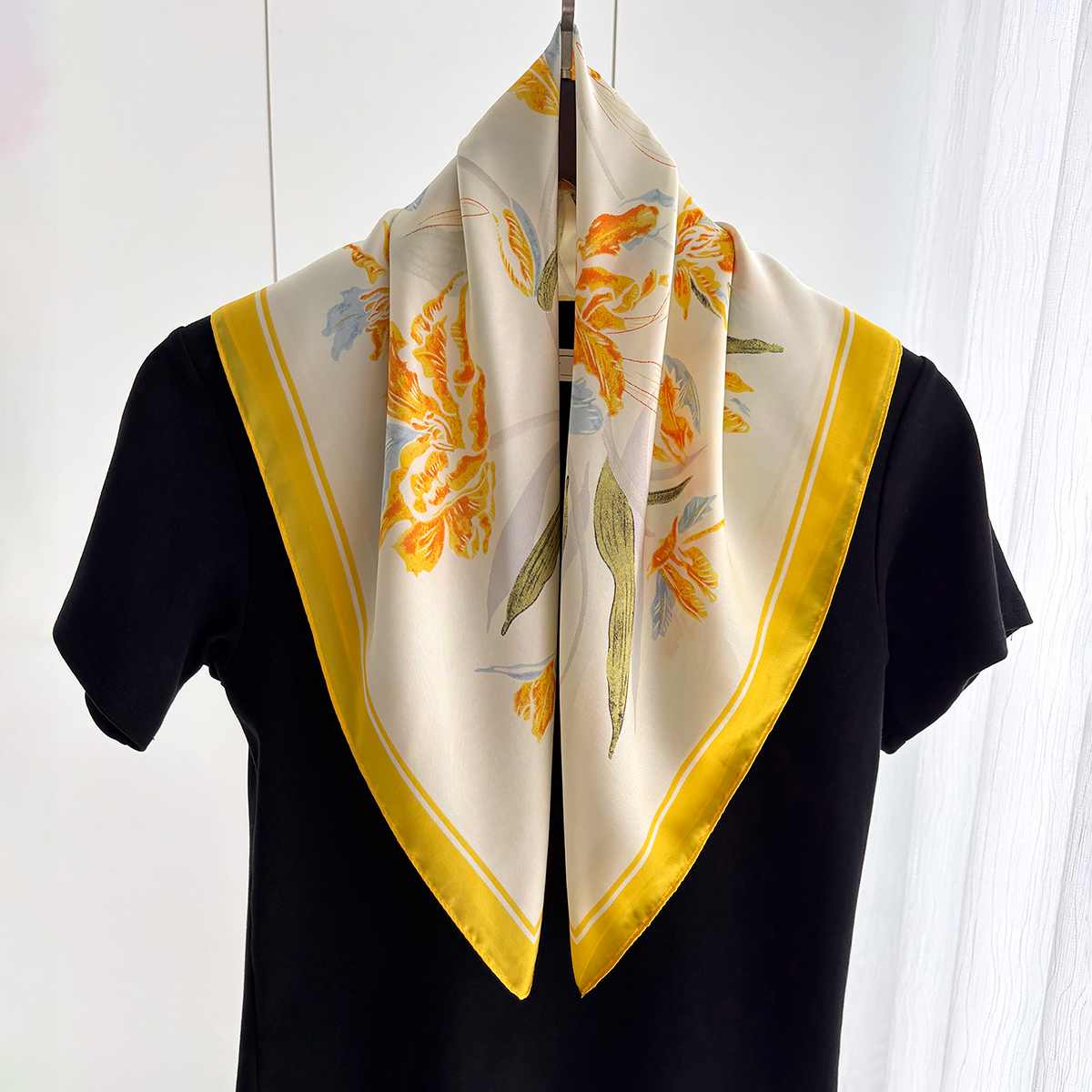 Luxury Silk Square Scarves For - Luxury Bags Yellow reseña y precio