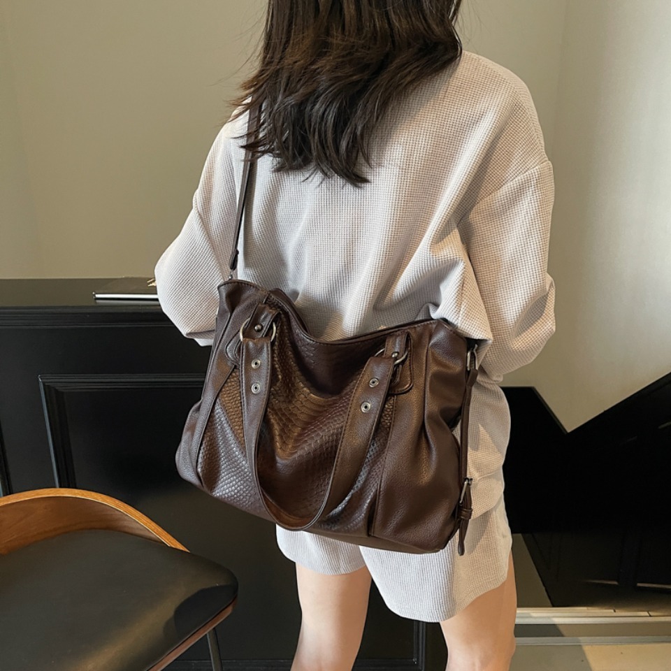 Alligator Large Capacity Black - Luxury Bags For Travel reseña y precio